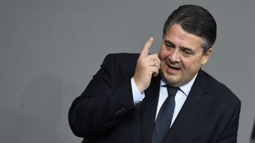 Sigmar Gabriel, également ministre de l'Economie, a appelé à agir contre les mosquées salafistes en Allemagne qui ne "sont pas moins dangereuses que les extrémistes de droite".